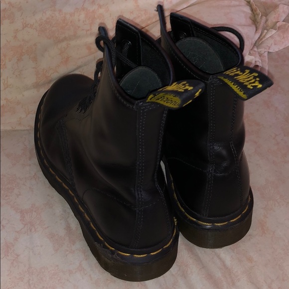 Popular doc martens boots - Picture 2 of 2